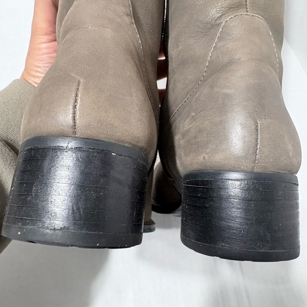 Women's Born Taupe Knee-High Nubuck Leather Boots.‎ Soft Fleece Insulation. Zip - Picture 5 of 16